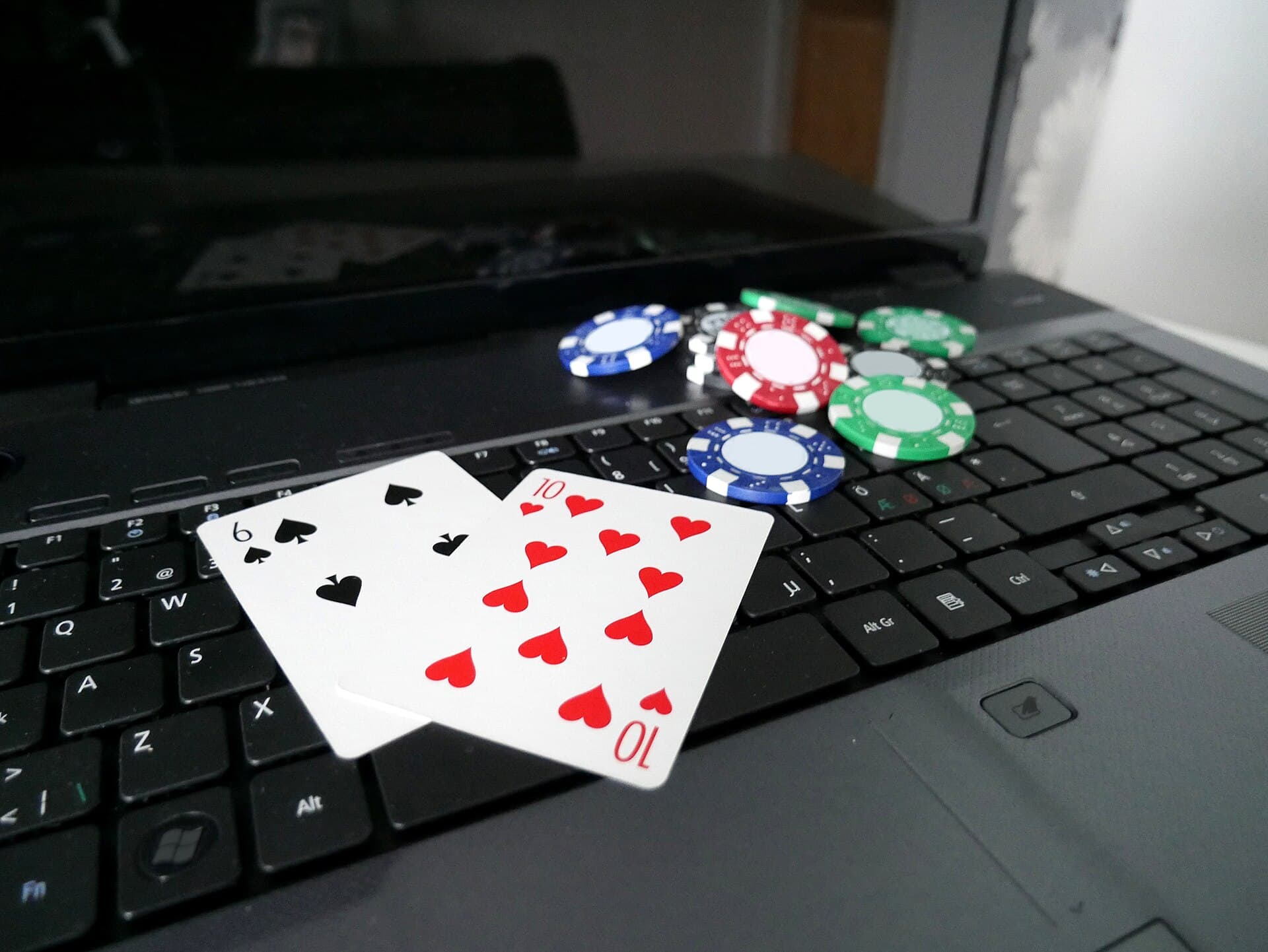 Comment utiliser Poker Simulator pour progresser