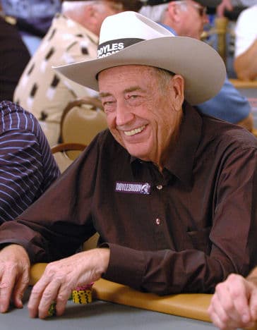 Pourquoi 10-2 est appelée la main de Doyle Brunson