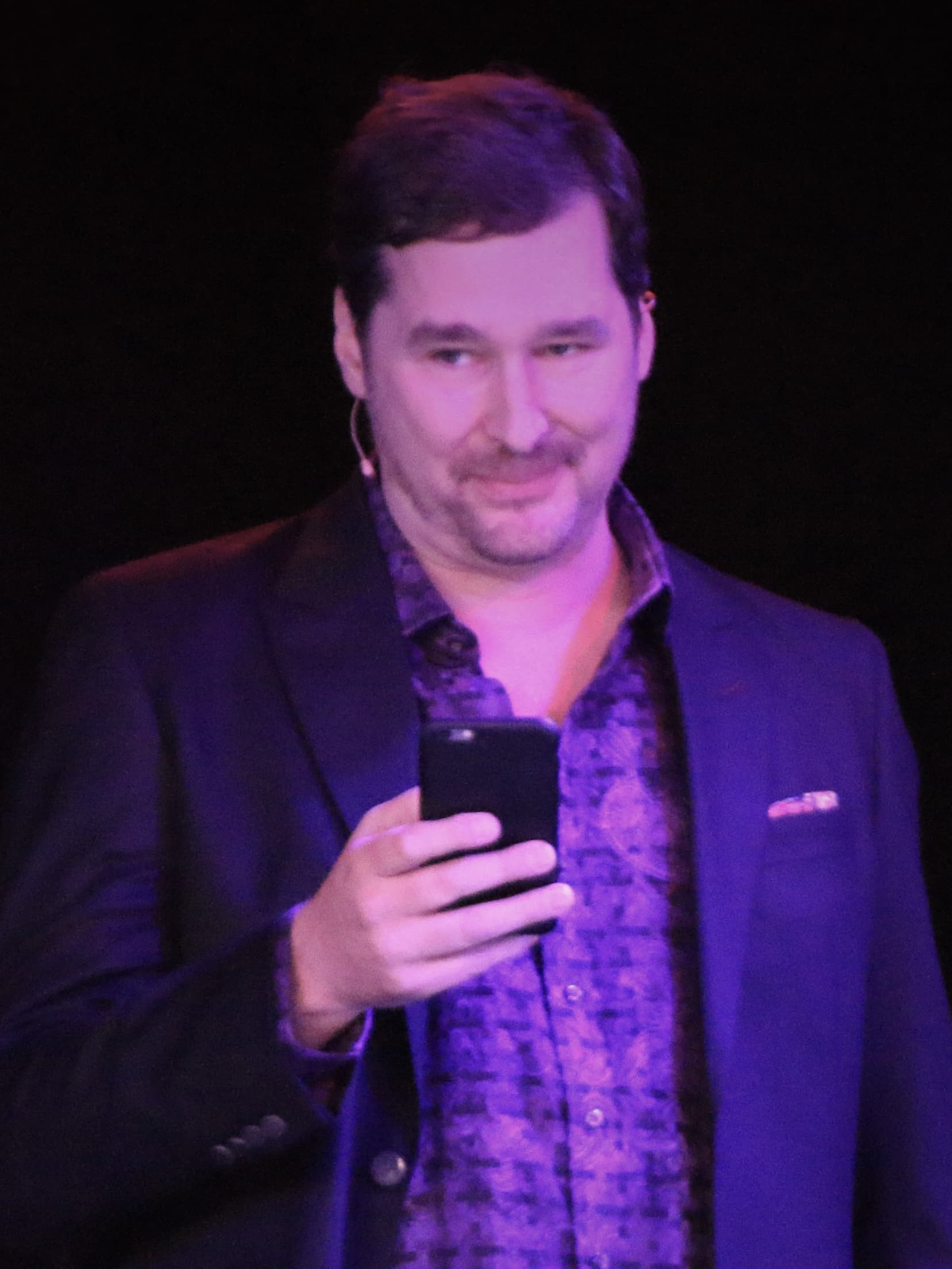 Comment Phil Hellmuth a empêché le triplé de Johnny Chan