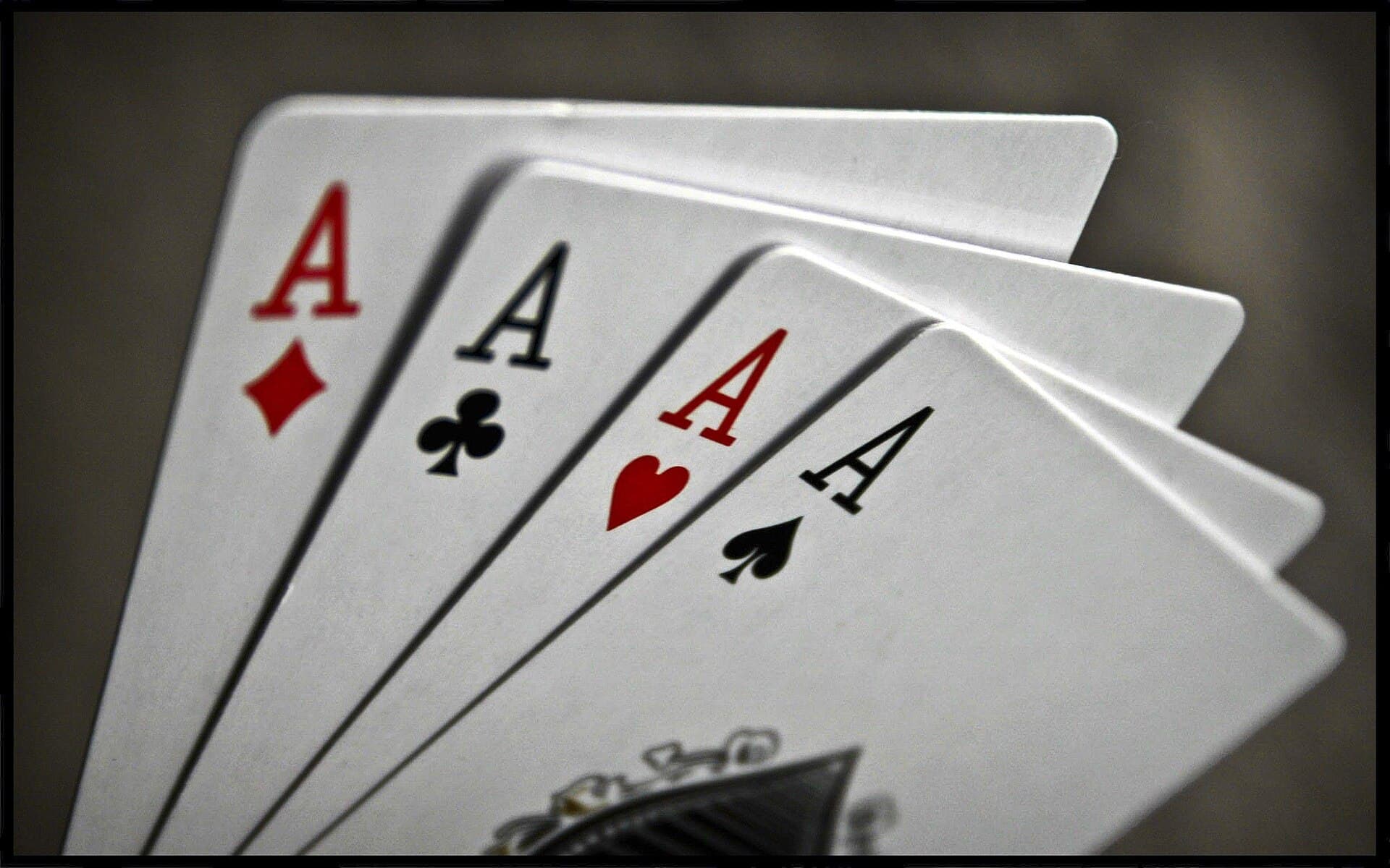 Comment compter les outs au poker : guide simple avec exemples