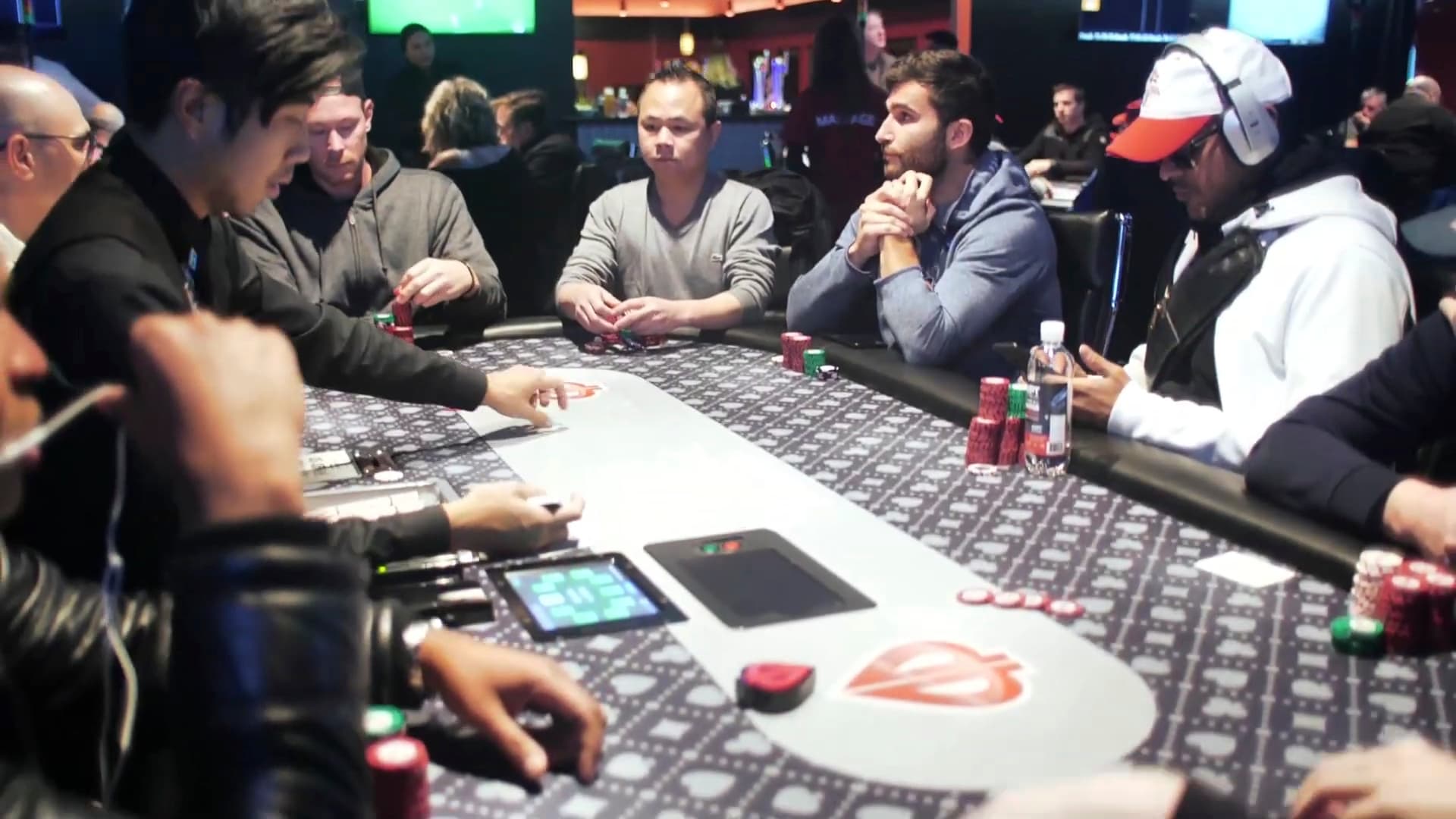 Comment les caméras de cartes fermées ont changé le poker télévisé